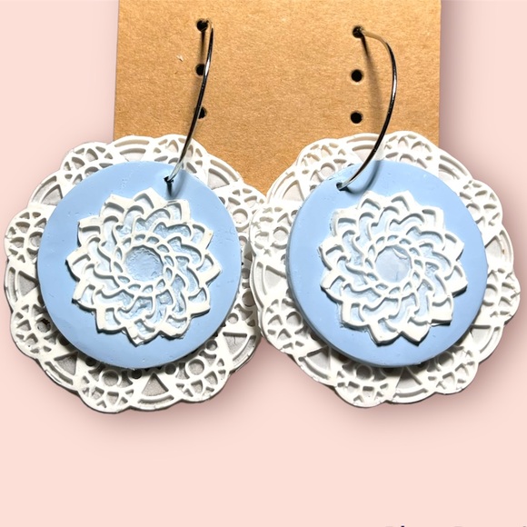 Handcrafted White Lace & Baby Blue Circle Earrings - Picture 1 of 5